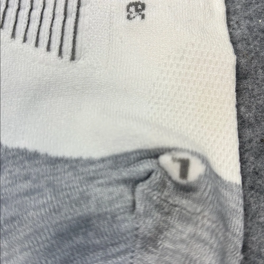 Feetures white grey Elite No Show Tab Socks Ultra Light socks